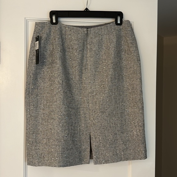 Gorgeous Tahari Tweed sequin skirt NWT - Picture 3 of 6